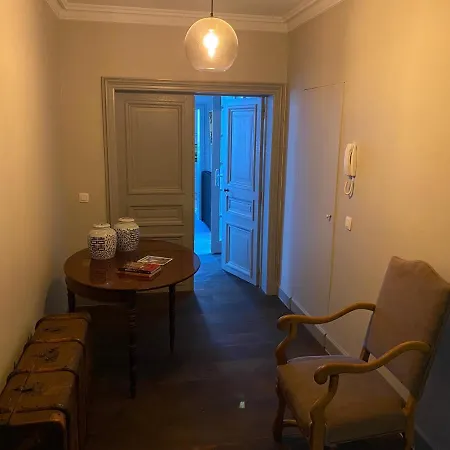 Luxe Loft In Een Iconisch Bankgebouw מלון